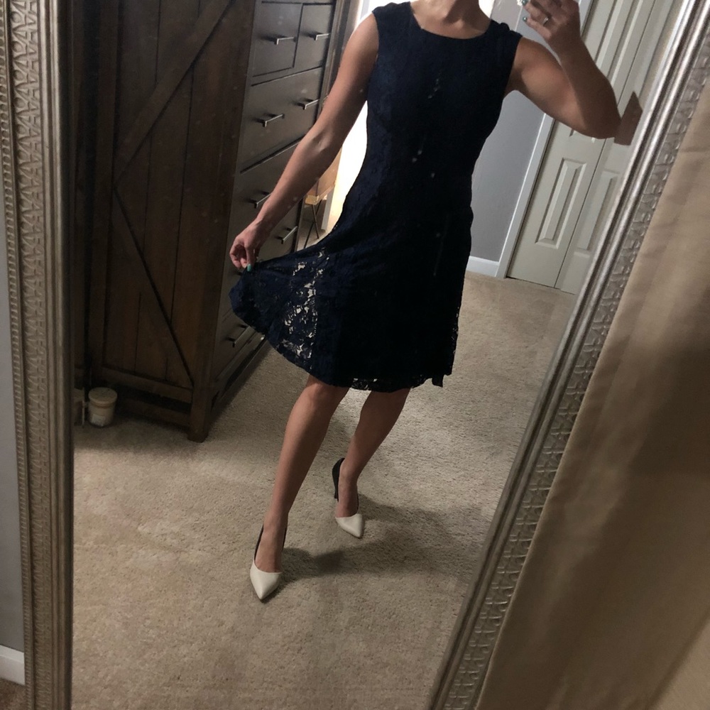 Navy blue lace dress size 6, perfect for weddings!